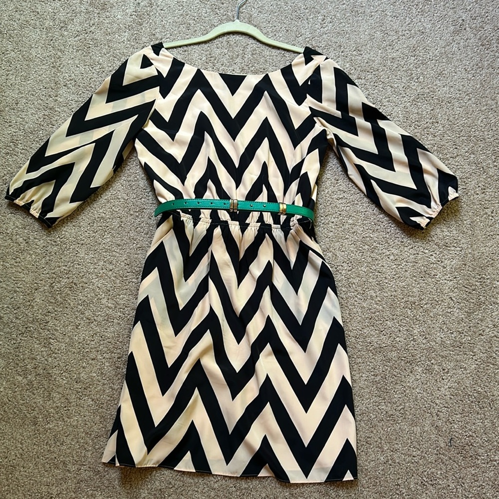 Woman’s Small Chevron Pocket Dress w/ belt